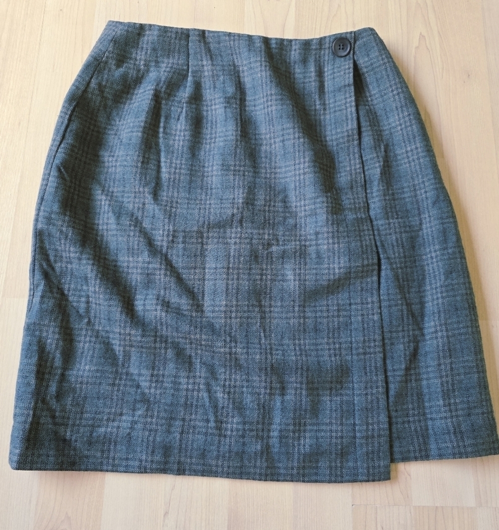 L.L.Bean Worsted Wool Skirt Size 6 - Picture 2 of 12
